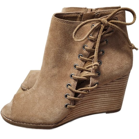Lucky Brand Ankle  Booties Jaevin Sesam Suede Peep Toe Wedge Side Zip Size 7 - Picture 2 of 9